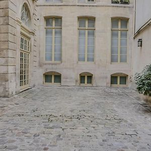 Unit 007 Marais Pompidou